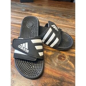 Adidas Kids Black White Slides Size 5‎ US Adjustable Strap Massage Footbed